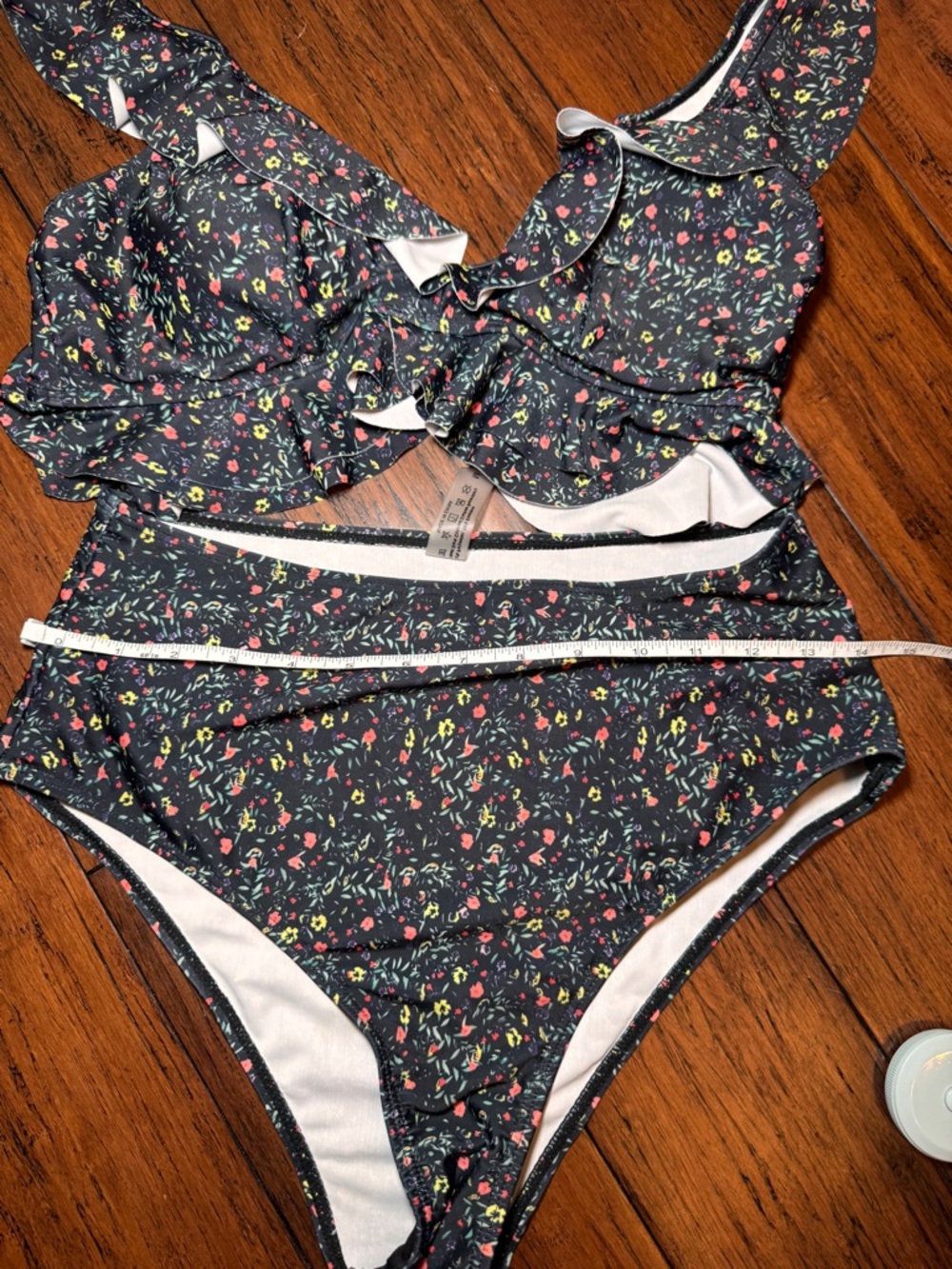 NWOT (2 PCS) Floral Ruffle Two-Piece swimsuit w/ Adjustable Straps + Back Buckle - Picture 5 of 12